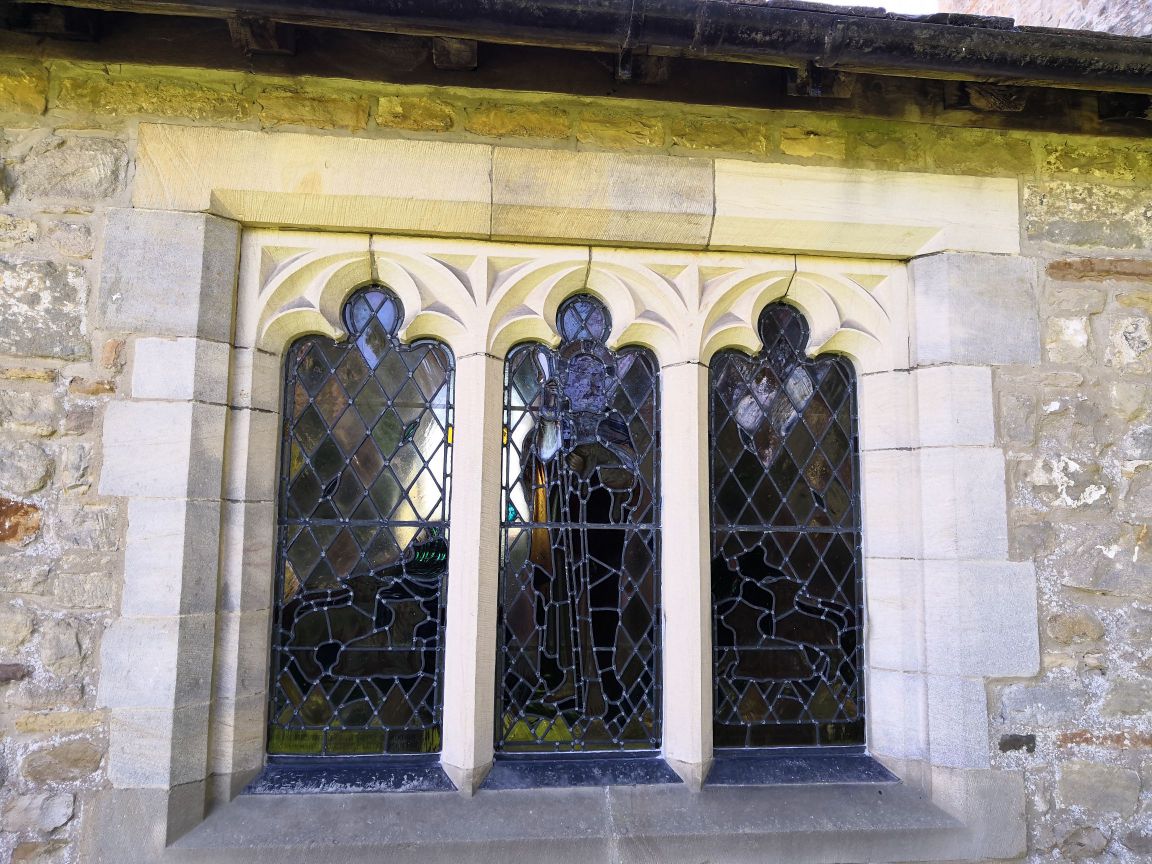 Church window head, mullions